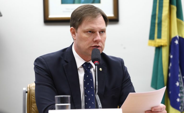 Comissão aprova projeto que exclui prova obtida ilegalmente de processo penal militar