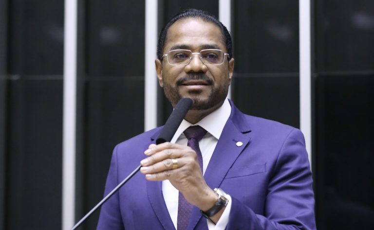 Comissão aprova regras para cancelamento simplificado de contratos de renovação automática