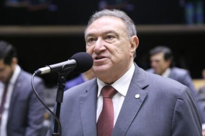 Comissão aprova projeto que prevê ajuda do governo para reconstruir casas em área atingida por desastres