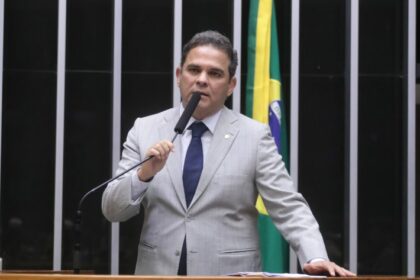 Relator defende proposta que garante mais recursos para saúde e educação; ouça a entrevista