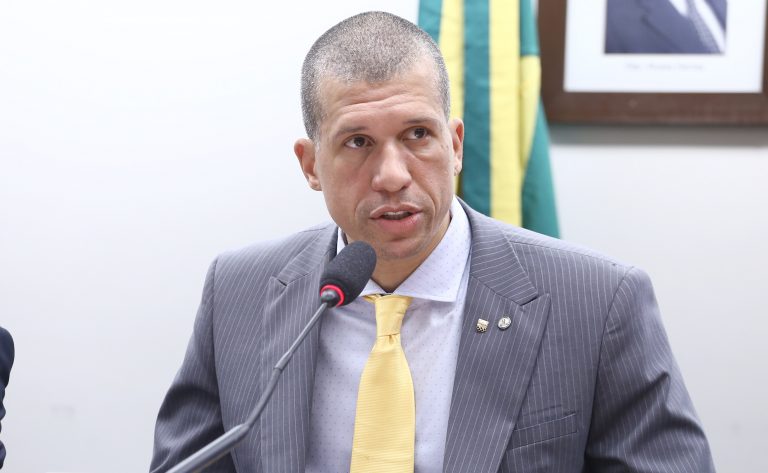 Comissão aprova meia-entrada para acompanhante de pessoa idosa
