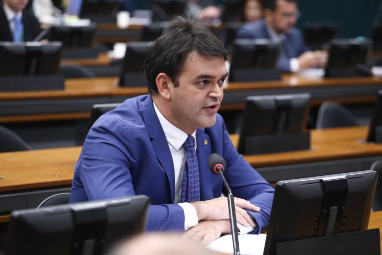 Comissão aprova aumento de pena para furto de medicamento de alto custo do SUS