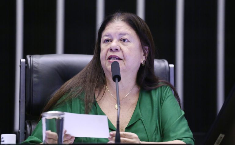 Comissão aprova gratuidade de Justiça para mulher vítima de violência doméstica