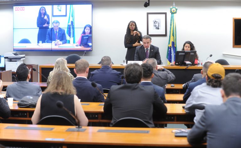 Extinção do DPVAT sobrecarrega SUS e deixa vítimas de trânsito desassistidas, dizem debatedores