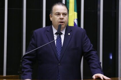 Comissão aprova prazo de 24 horas para plataformas digitais removerem conteúdos considerados nocivos