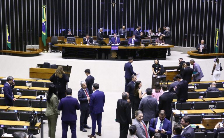 Câmara aprova criação de política de combate à perda e ao desperdício de alimentos