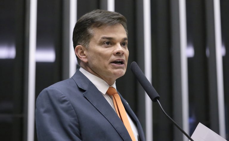 Comissão debate pagamentos fora do teto no serviço público