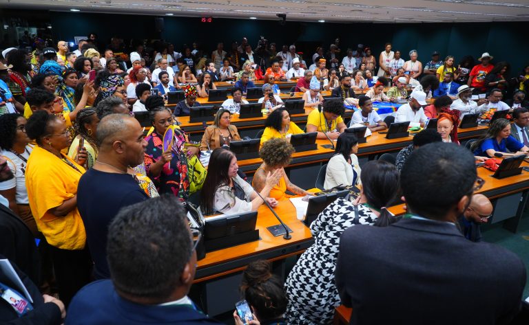 Em meio à mobilização de movimentos negros, comissão inicia análise de fundo para igualdade racial