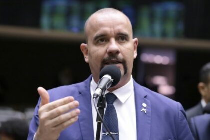 Comissão aprova autorização para que PM tenha armas como militar do Exército