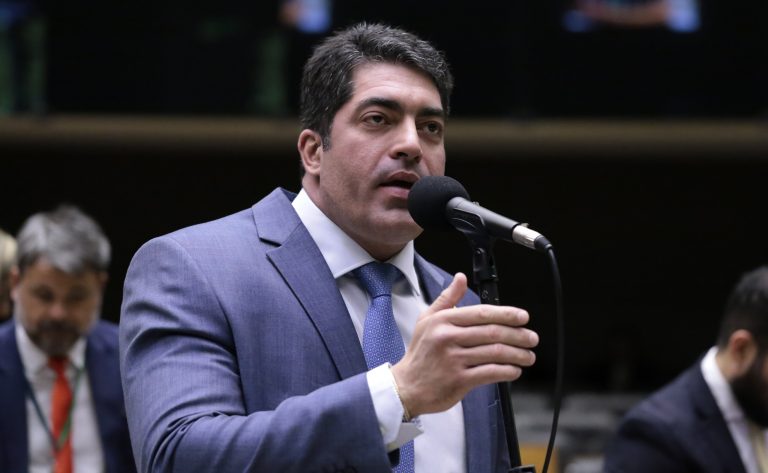 Comissão aprova possibilidade de o consumidor escolher fornecedor de energia elétrica