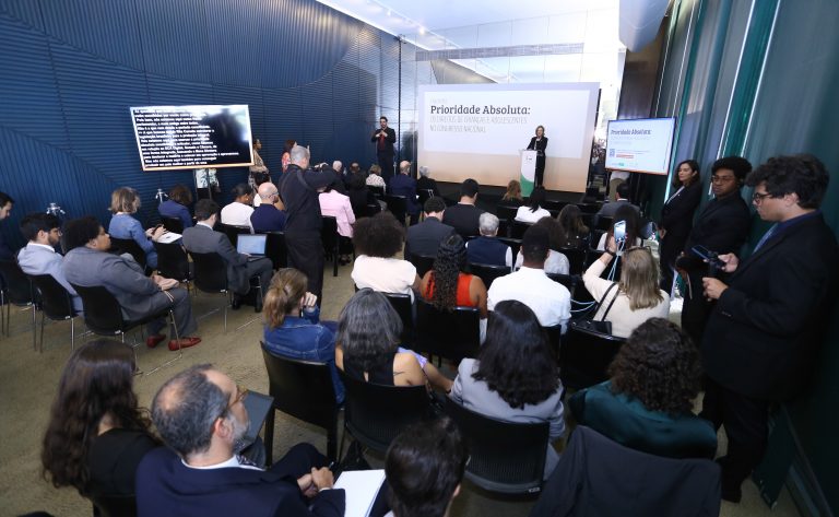 Instituto Alana aponta três projetos prioritários para a infância em lançamento na Câmara