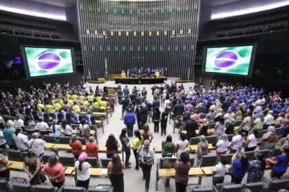 Deputados defendem políticas de proteção no Dia Internacional da Pessoa Idosa