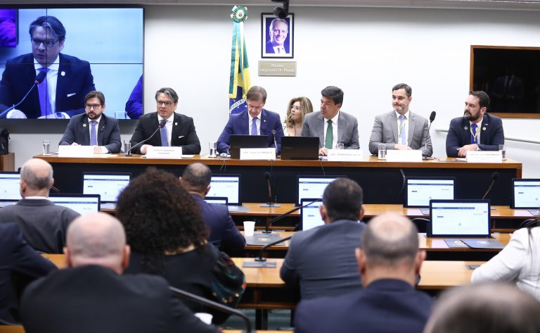 Peritos e policiais pedem alterações na PEC da Segurança Pública