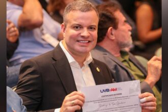 Vereador Rodrigo Sá é empossado 2º vice-presidente da União dos Vereadores do Brasil no AM