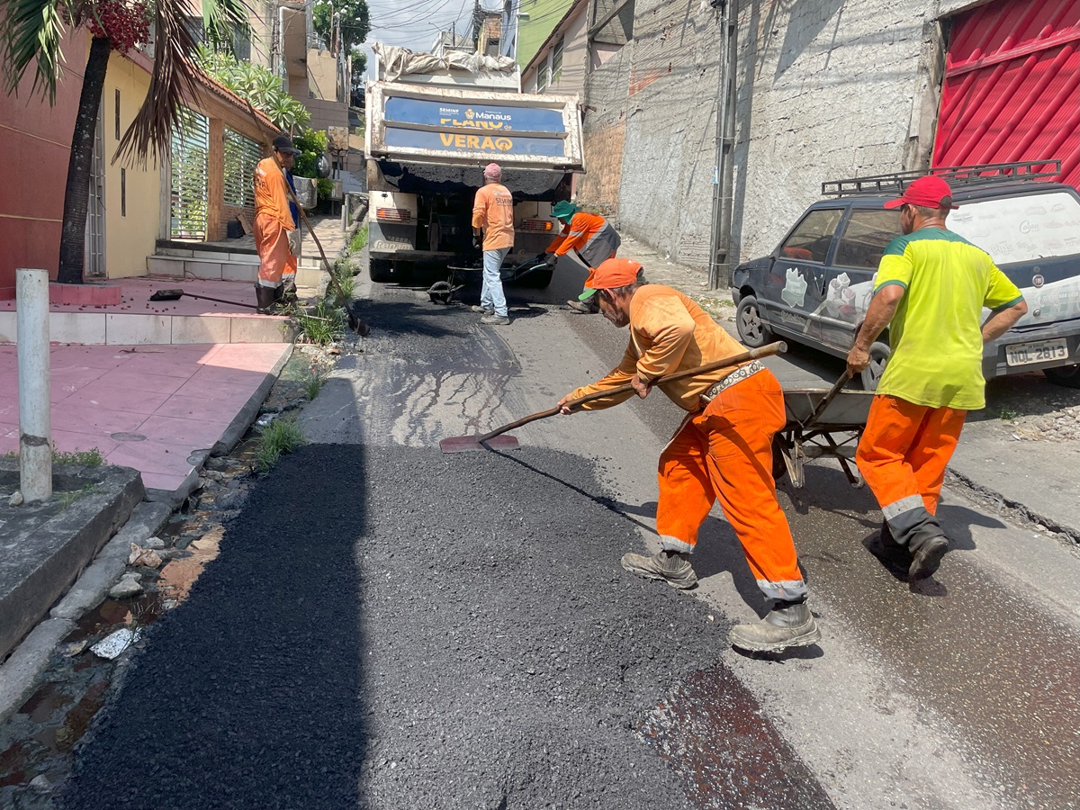 Prefeitura de Manaus recupera rua Pimenta Bueno