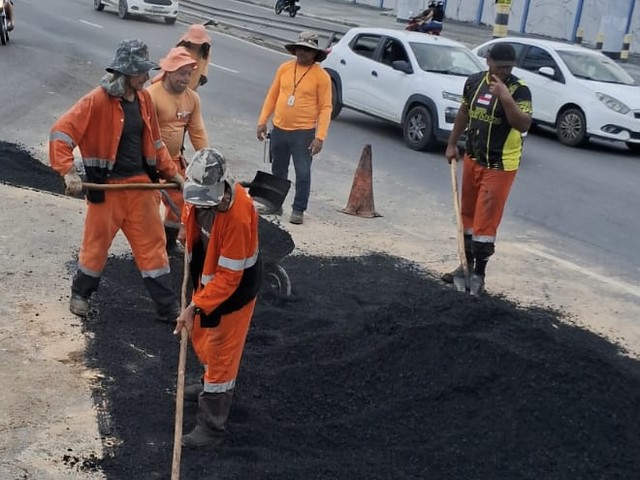 Prefeitura de Manaus intensifica obras de recuperação asfáltica na avenida Torquato Tapajós – Prefeitura Municipal de Manaus