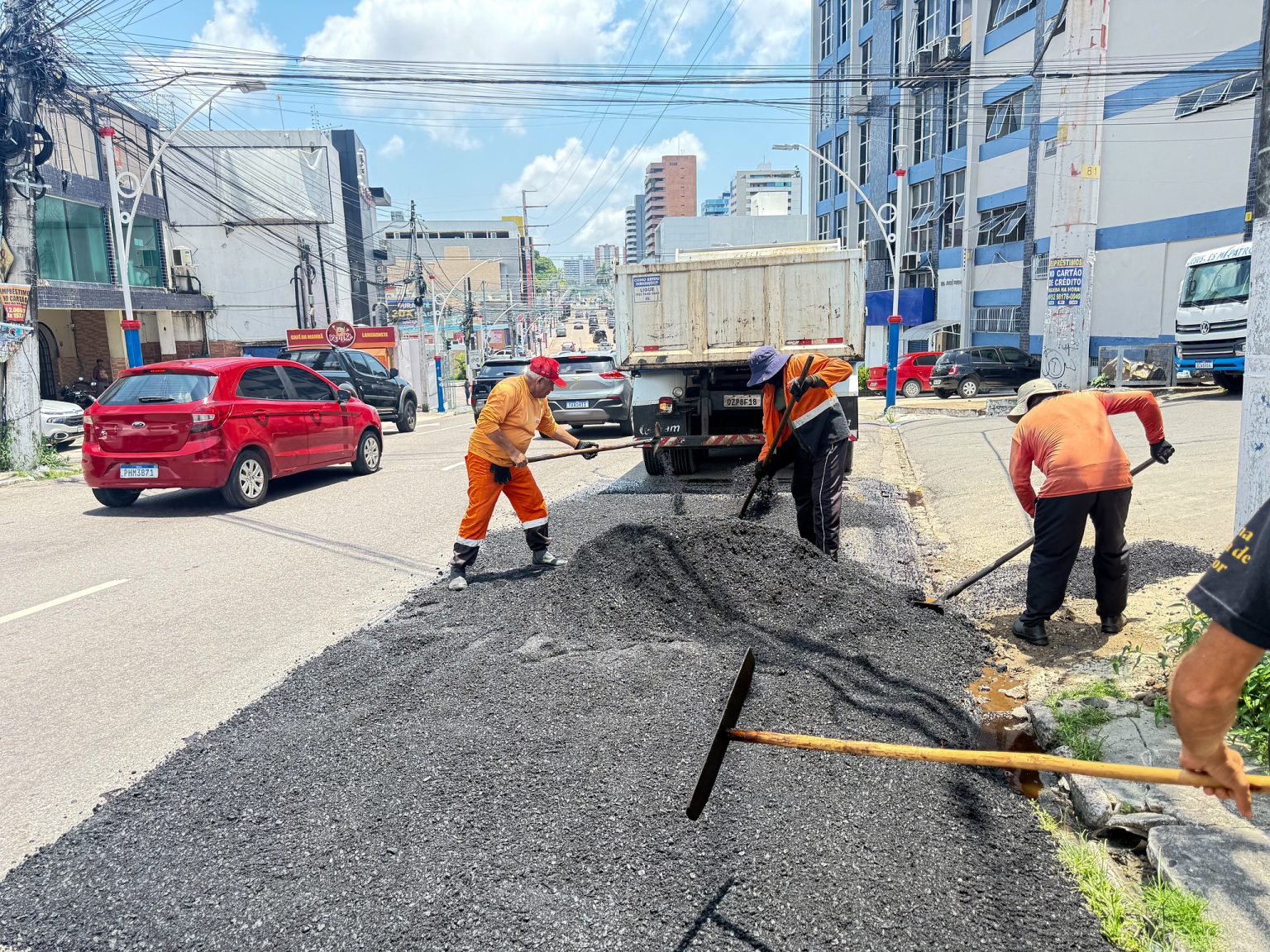 Manutenção asfáltica e melhora da mobilidade na rua Pará