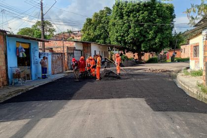 Prefeitura trabalha em nova via da comunidade Val Paraíso