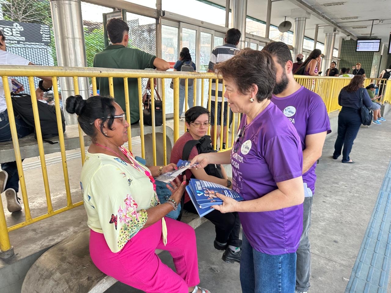 PMM realiza ação educativa sobre respeito à pessoa idosa no T1