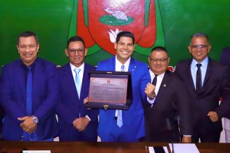 Após levar inclusão e emendas à saúde, cultura e infraestrutura, deputado Mário César Filho recebe título de Cidadão Silvense