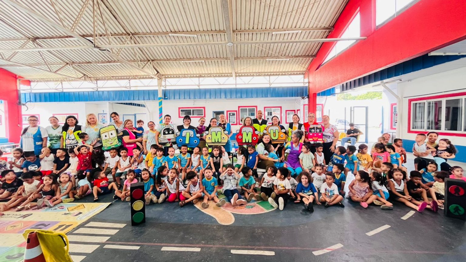 Aprendizado sobre segurança viária à crianças no Santa Etelvina Aprendizado sobre segurança viária à crianças no Santa Etelvina