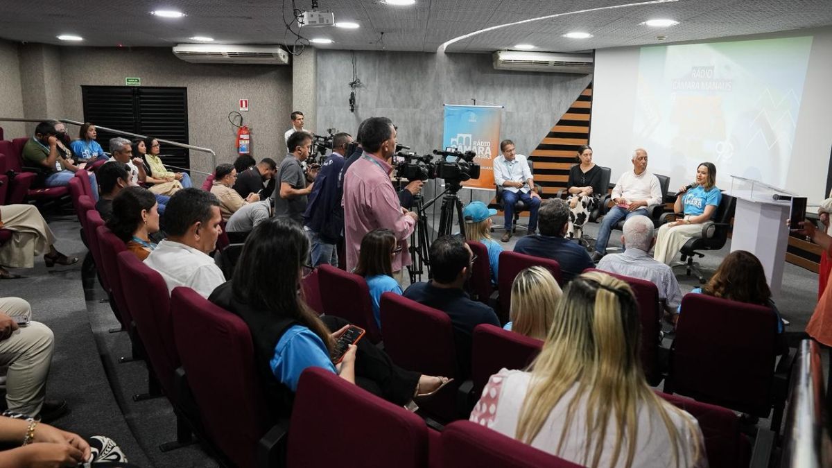 CMM realiza programação especial em alusão aos 90 anos do programa ‘A Voz do Brasil’