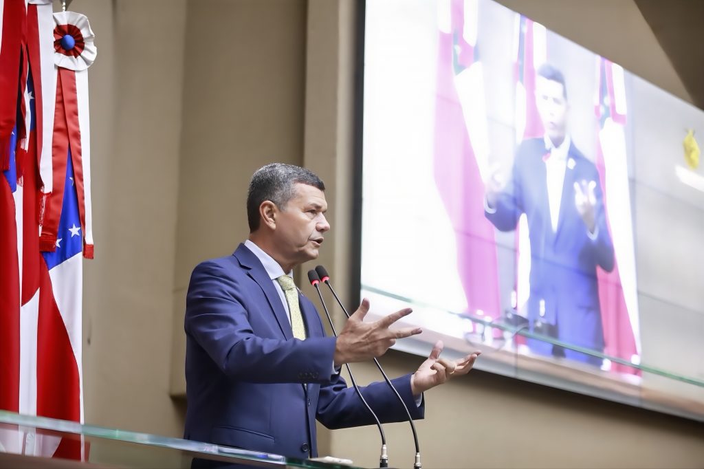 Comandante Dan comemora aprovação de gratificação a delegados, escrivães e investigadores