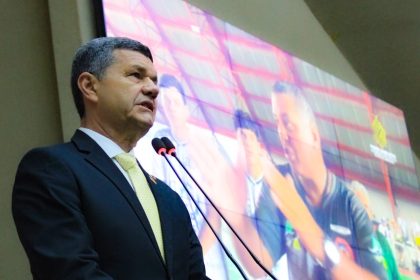 Comandante Dan pleiteia o pagamento do auxílio-fardamento de policiais militares