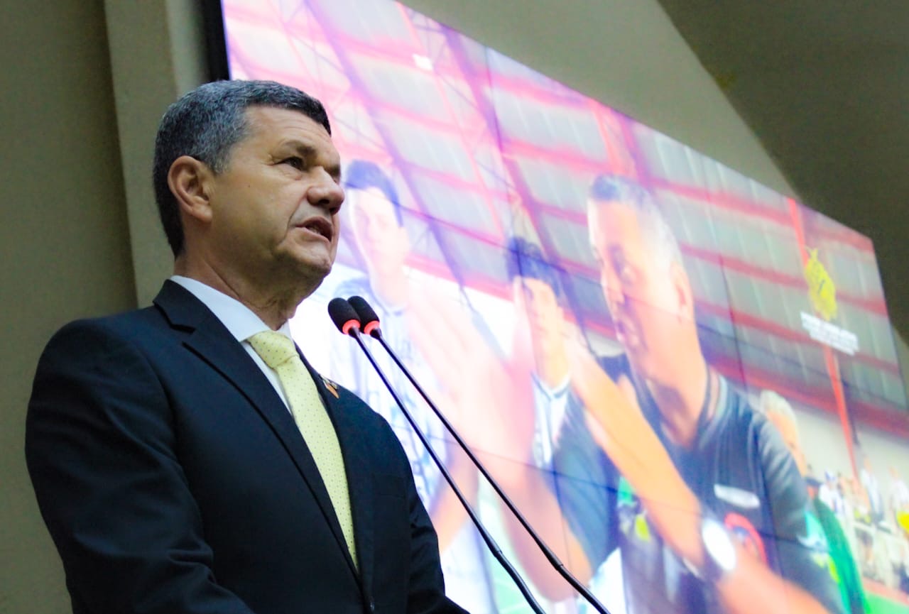 Comandante Dan pleiteia o pagamento do auxílio-fardamento de policiais militares