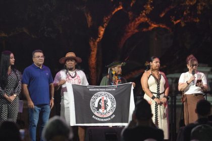Amazon Poranga Fashion celebra a diversidade e protagonismo 50+ em noite de moda e arte no Largo de São Sebastião