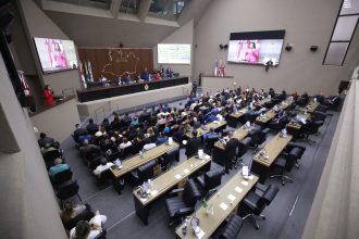Deputados destacam projetos do Governo Federal voltados à redução da tarifa de energia, habitação e proteção da mulher