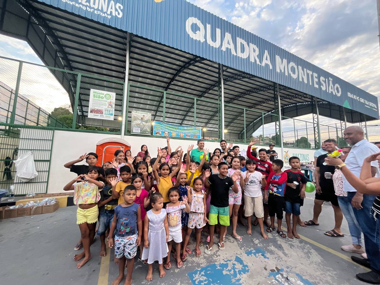 Frente Parlamentar realiza ação social e recreação esportiva no Viver Melhor 2