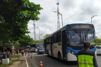 Prefeitura de Manaus reforça operação para Dia de Finados com 170 ônibus Prefeitura de Manaus reforça operação para Dia de Finados com 170 ônibus