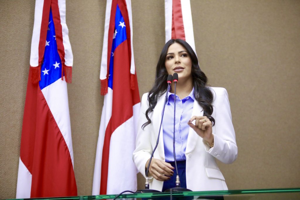 Mayra Dias cobra explicações sobre contrato de R$ 1,9 bilhão com o IDEAS para gestão do Complexo Hospitalar Leste Mayra Dias cobra explicações sobre contrato de R$ 1,9 bilhão com o IDEAS para gestão do Complexo Hospitalar Leste
