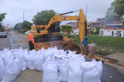 Prefeitura de Manaus atua em contenção de igarapé no Alvorada