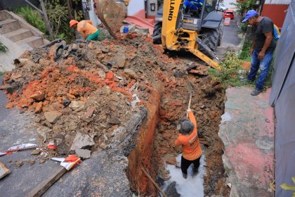 Obra e recuperação da galeria subterrânea no bairro Compensa