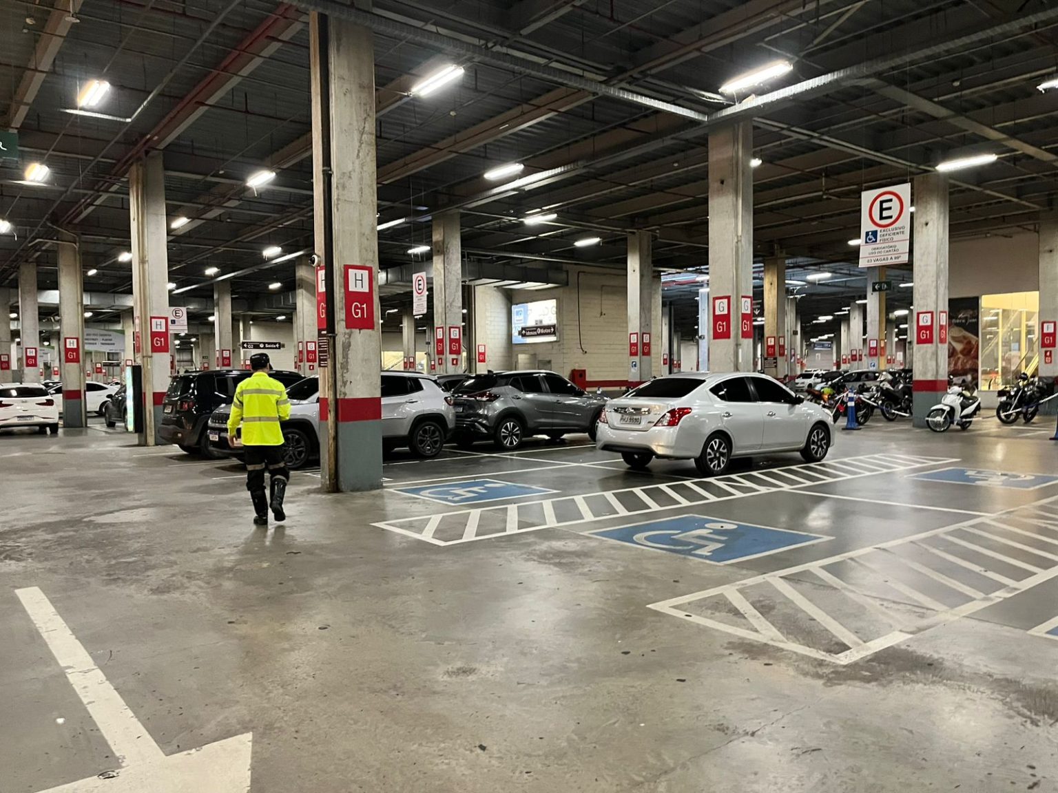 Uso obrigatório das credenciais em vagas especiais