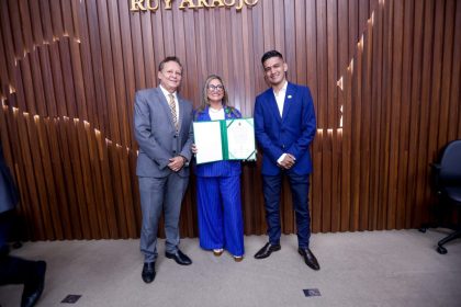 No Dia do Professor, Adjuto Afonso homenageia profissional que faz a diferença na educação de Rio Preto da Eva