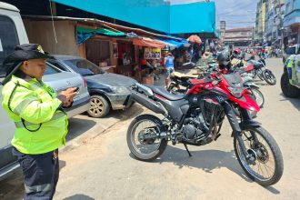 Prefeitura fiscaliza e autua 17 veículos e reforça combate ao estacionamento irregular