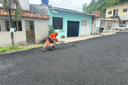 Prefeitura de Manaus atende novas ruas do conjunto Riacho Doce