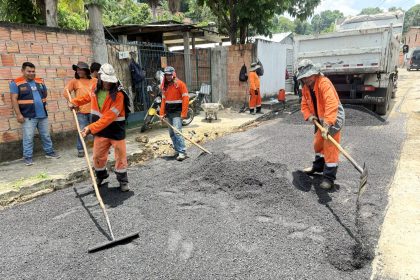Prefeitura realiza recuperação asfáltica no Colônia Terra Nova