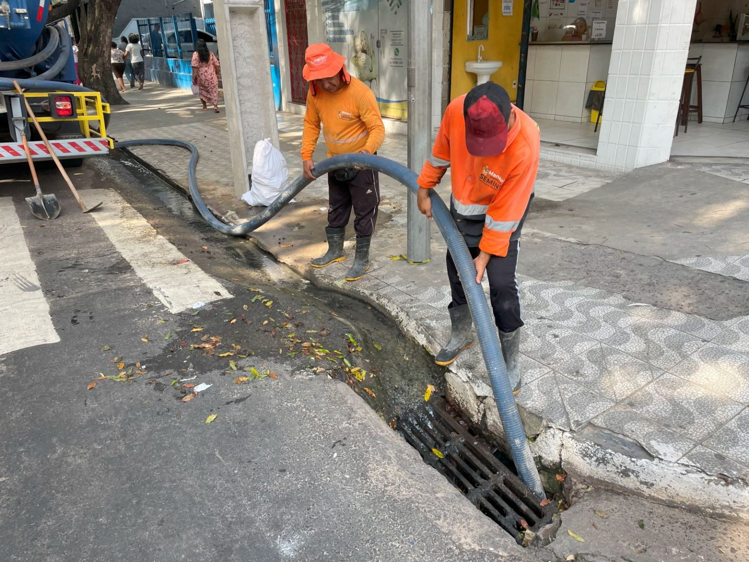 Prefeitura de Manaus atua de forma emergencial