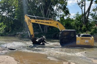 Prefeitura de Manaus intensifica dragagem de igarapés