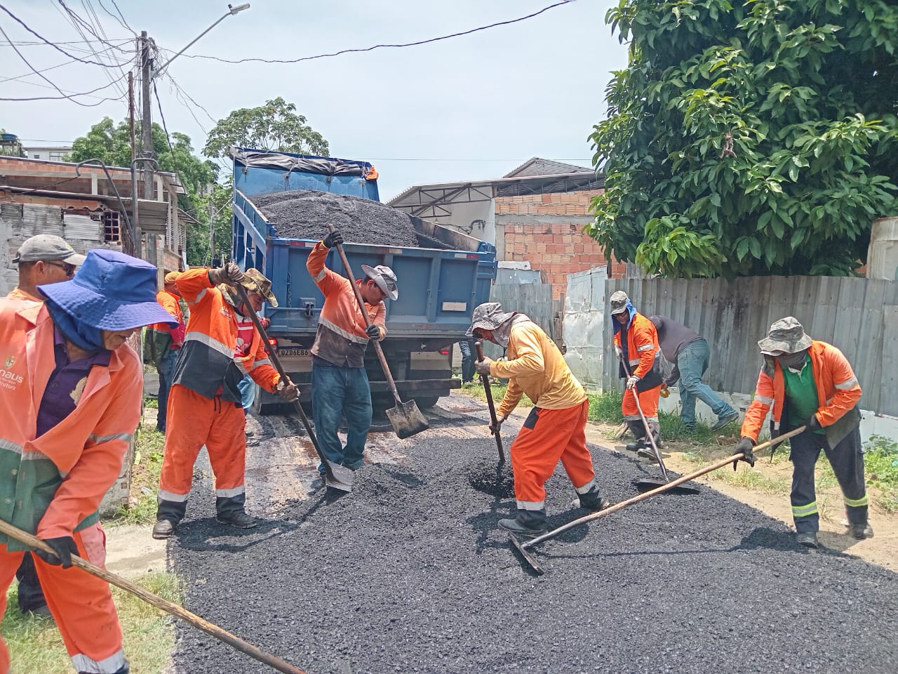 Prefeitura de Manaus leva asfalto à rua Barão de Itamaracá