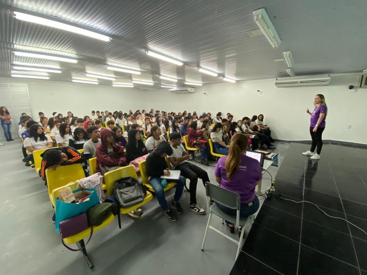 Prefeitura de Manaus realiza ação educativa com alunos