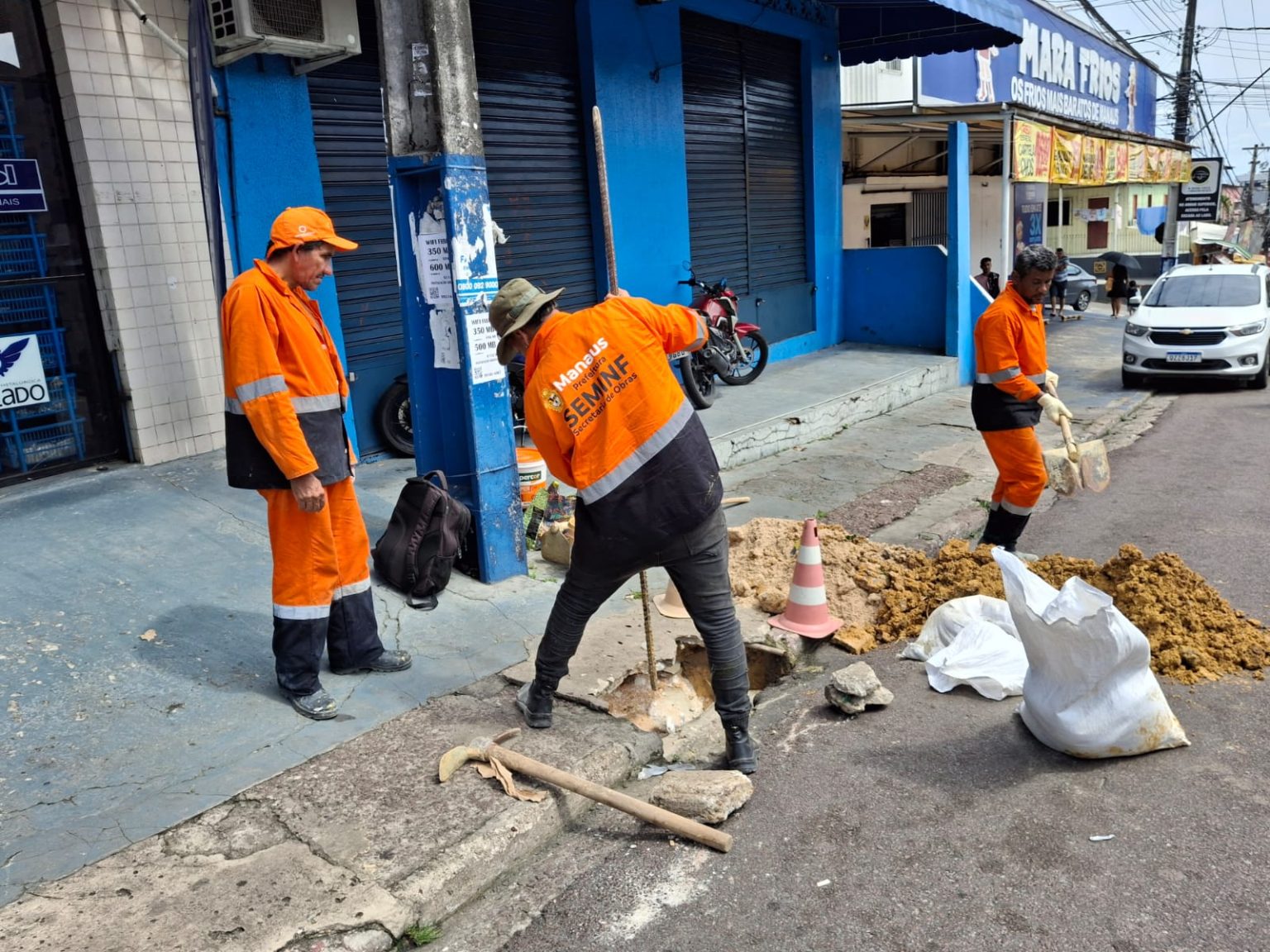 Prefeitura revitaliza sistema de drenagem no bairro Alvorada 2
