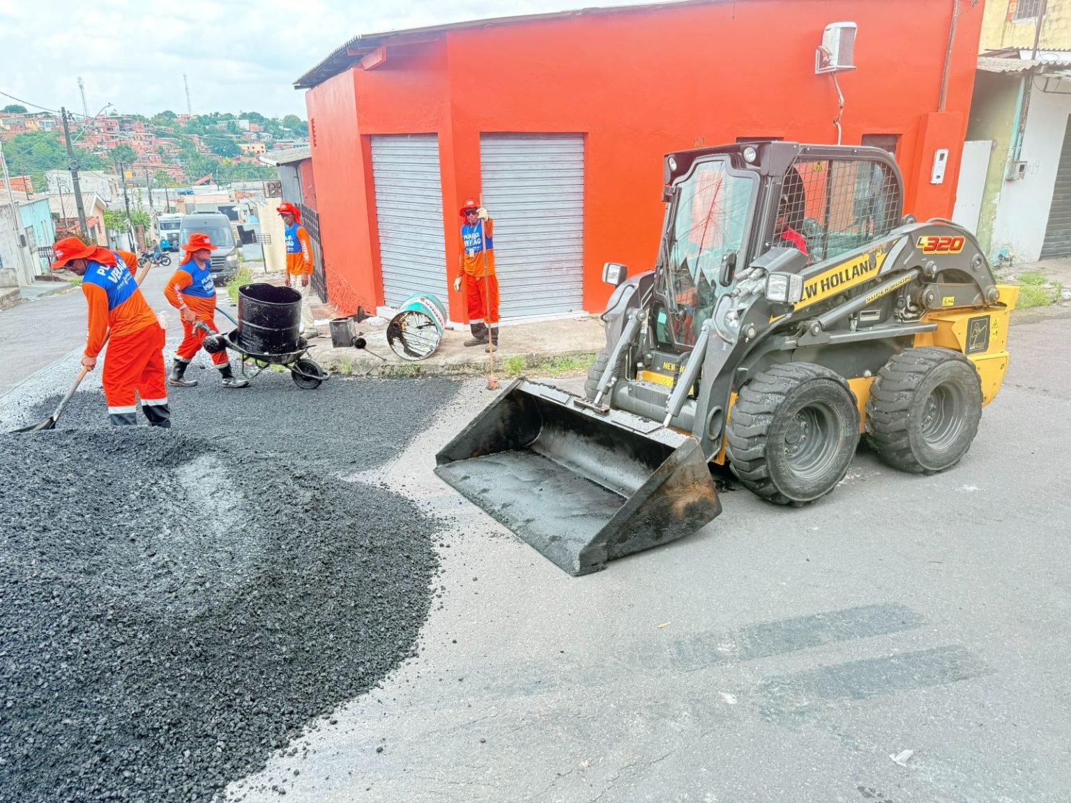 Prefeitura transforma rua do bairro Monte das Oliveiras