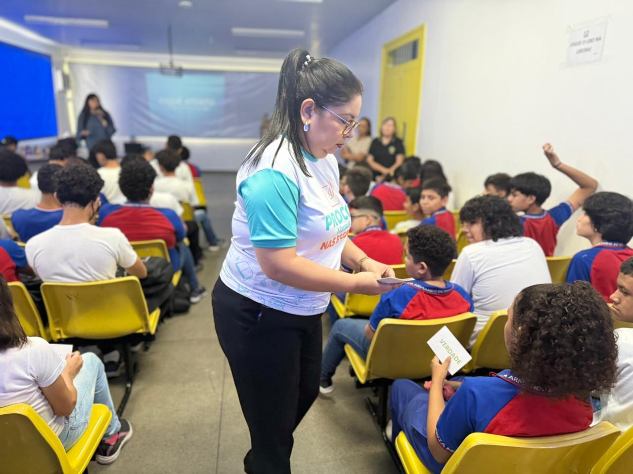 Prefeitura reforça educação para o consumo em escola