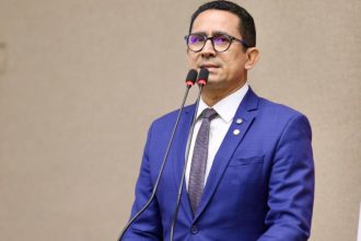 Presidente da Comissão de Políticas sobre Drogas da Aleam, deputado Daniel Almeida destaca integração entre políticas públicas e acolhimento social no novo Centro Pop Presidente da Comissão de Políticas sobre Drogas da Aleam, deputado Daniel Almeida destaca integração entre políticas públicas e acolhimento social no novo Centro Pop