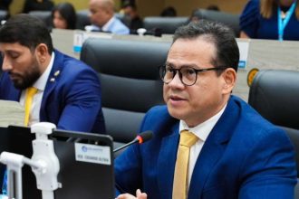 Projeto de Eduardo Alfaia institui o ‘Parlamento Autista’ e promove inclusão de pessoas com TEA na rotina da CMM – Câmara Municipal de Manaus